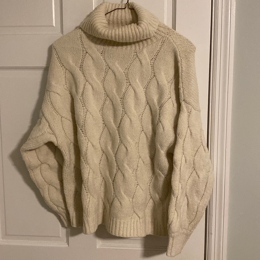 Line and Dot Aimee Cable Knit Polyester Turtleneck